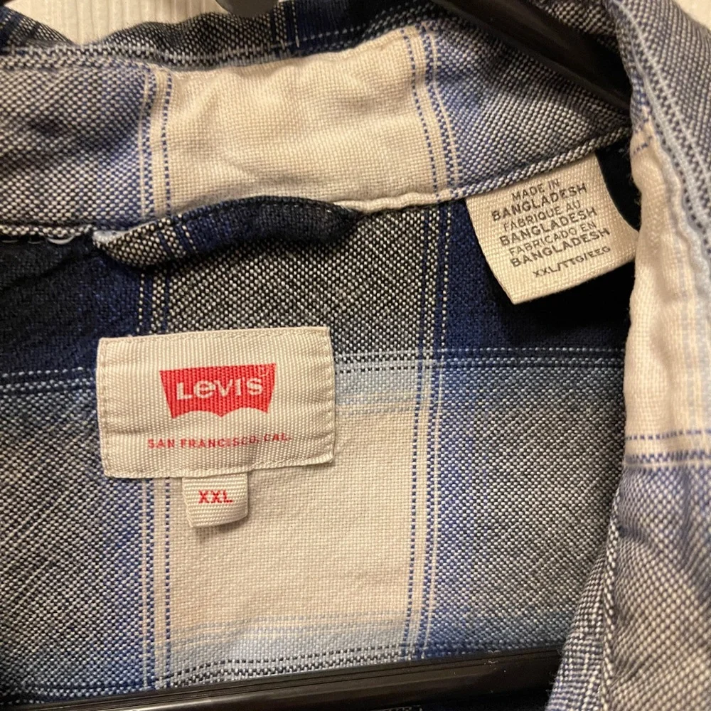 Levi's Men's XL Blue Plaid Snap Button Flannel Shirt Grunge Distressed‎
